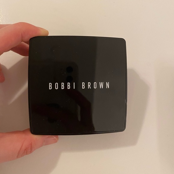 Bobbi brown sheer finish pressed powder (Pale yellow) - Picture 1 of 5